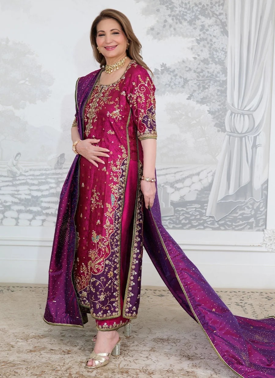 Bita Magenta Kurta pakistani fashion outfit in purple tones.